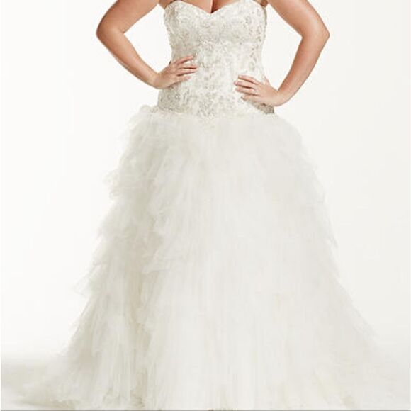 🆕👰‍♀️🔥🔥David's Bridal Wedding Gown 9V3665 - Ivory